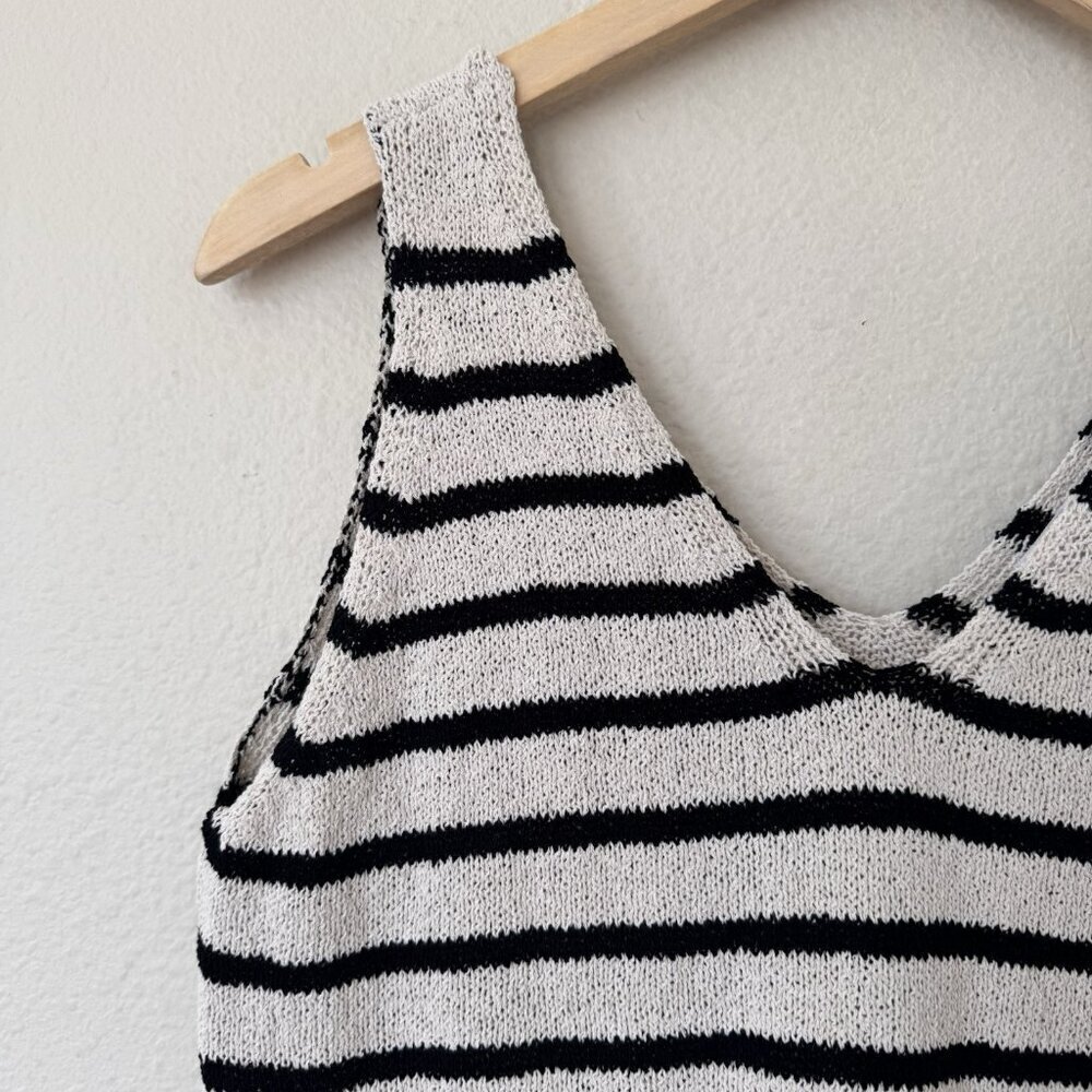 Primark Knit Striped Cream Black Cropped V Neck Tank Size Medium - Picture 2 of 6